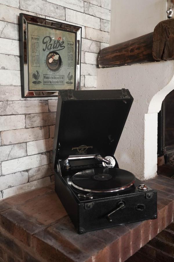 Maison De Charme, D'Artiste, Decoration Brocante Aigrefeuille-d'Aunis Ngoại thất bức ảnh